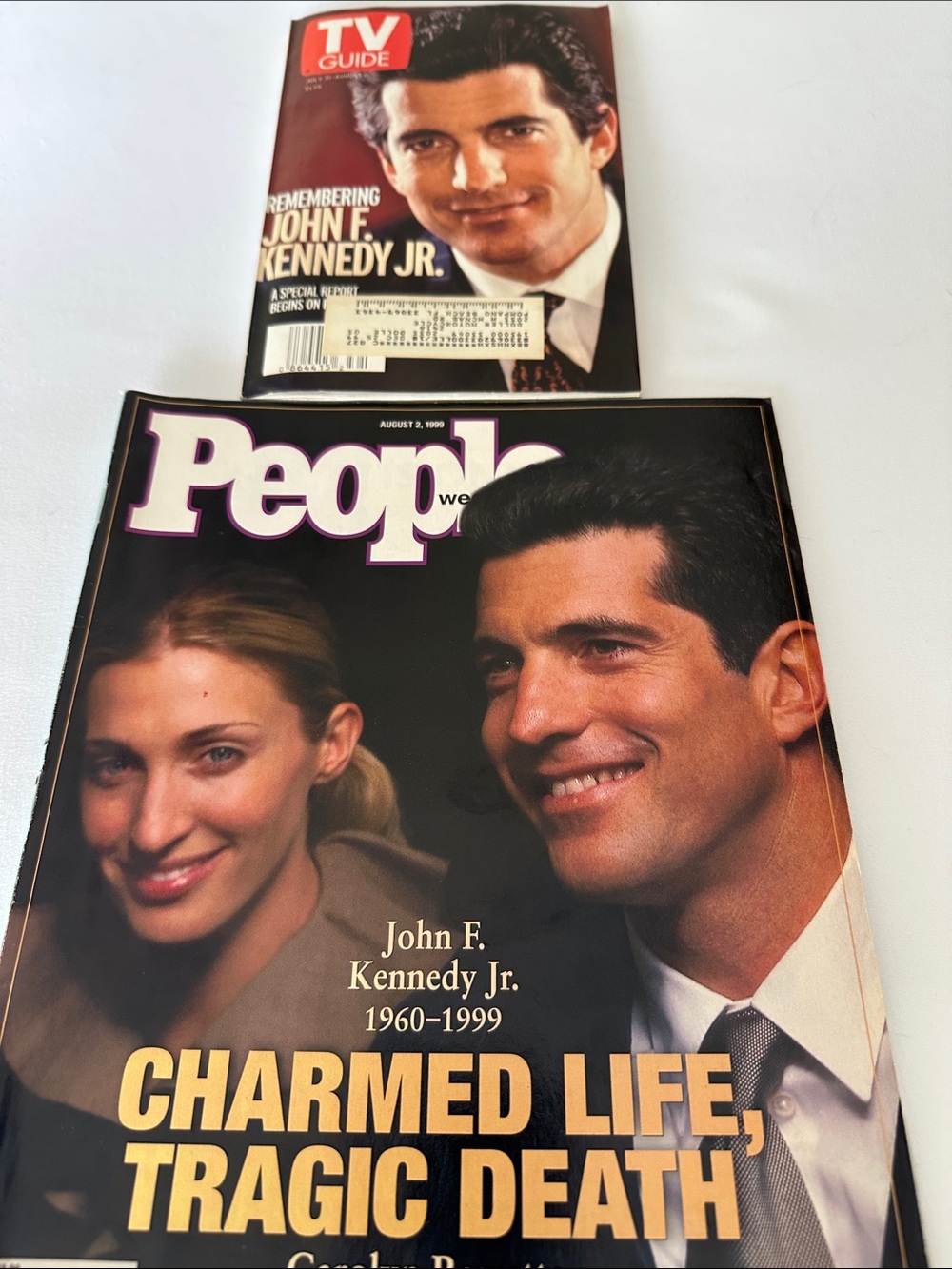 People Magazine - August 2, 1999 Featuring JFK Jr and Carolyn Bessette